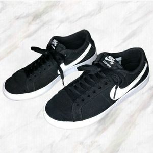 Black Nike Blazer Vapor Shoes Men 6/Women’s 8